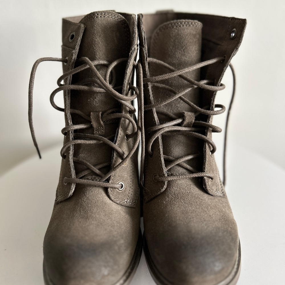 Timberland Sutherlin Bay Waterproof Lace Slouch Boot Olive Suede (NWB; Size 7)